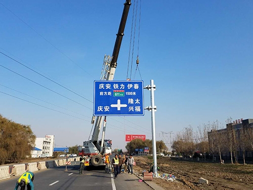 安顺安顺道路护栏网网片该如何进行正确的选购呢？